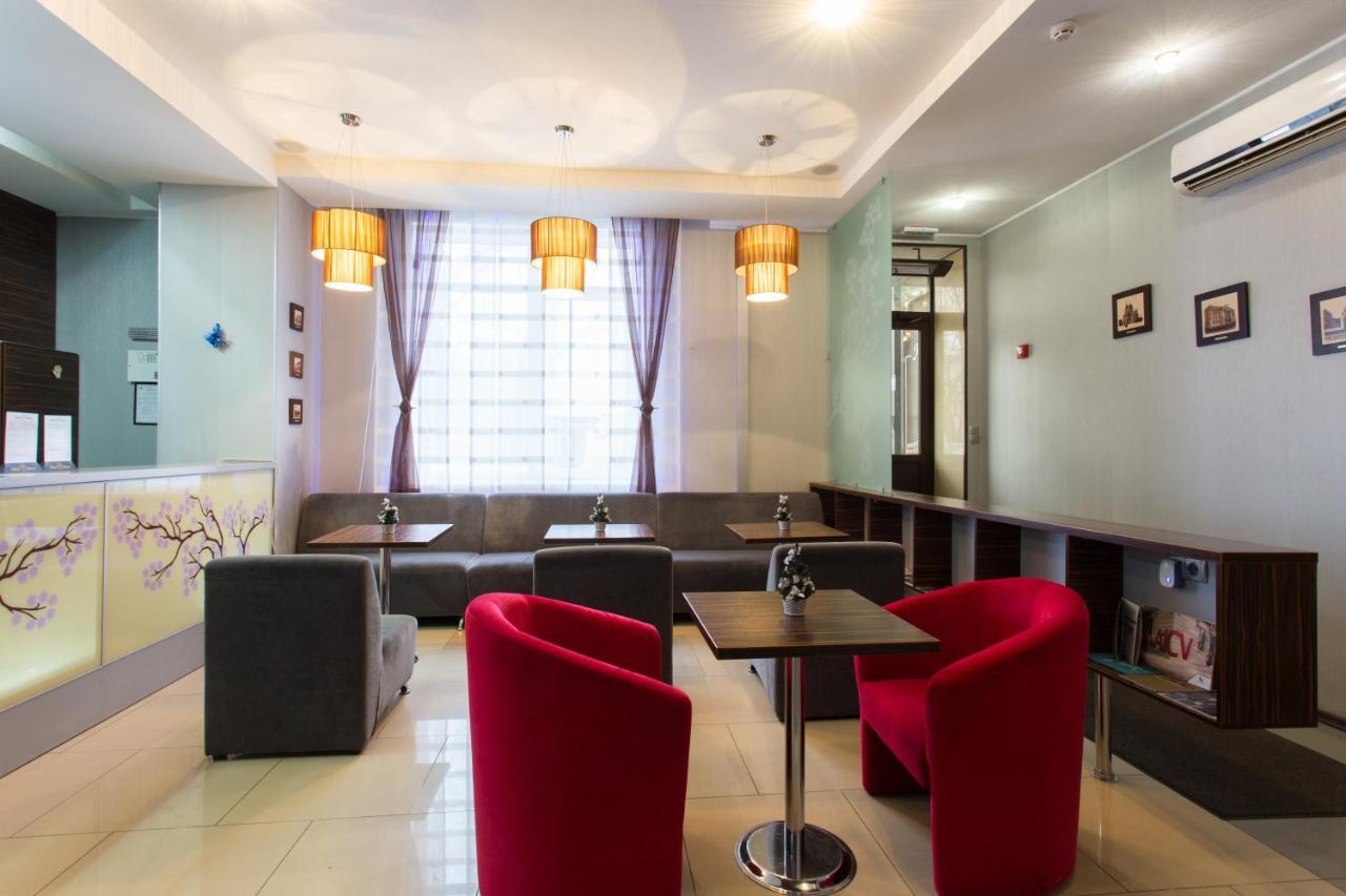 Hotel Voyage Kharkiv Bagian luar foto