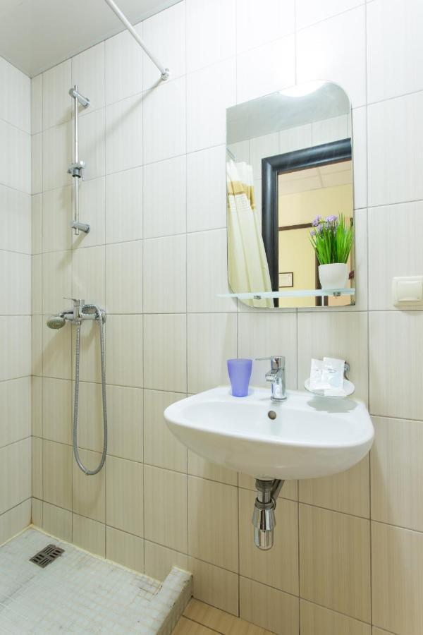 Hotel Voyage Kharkiv Bagian luar foto