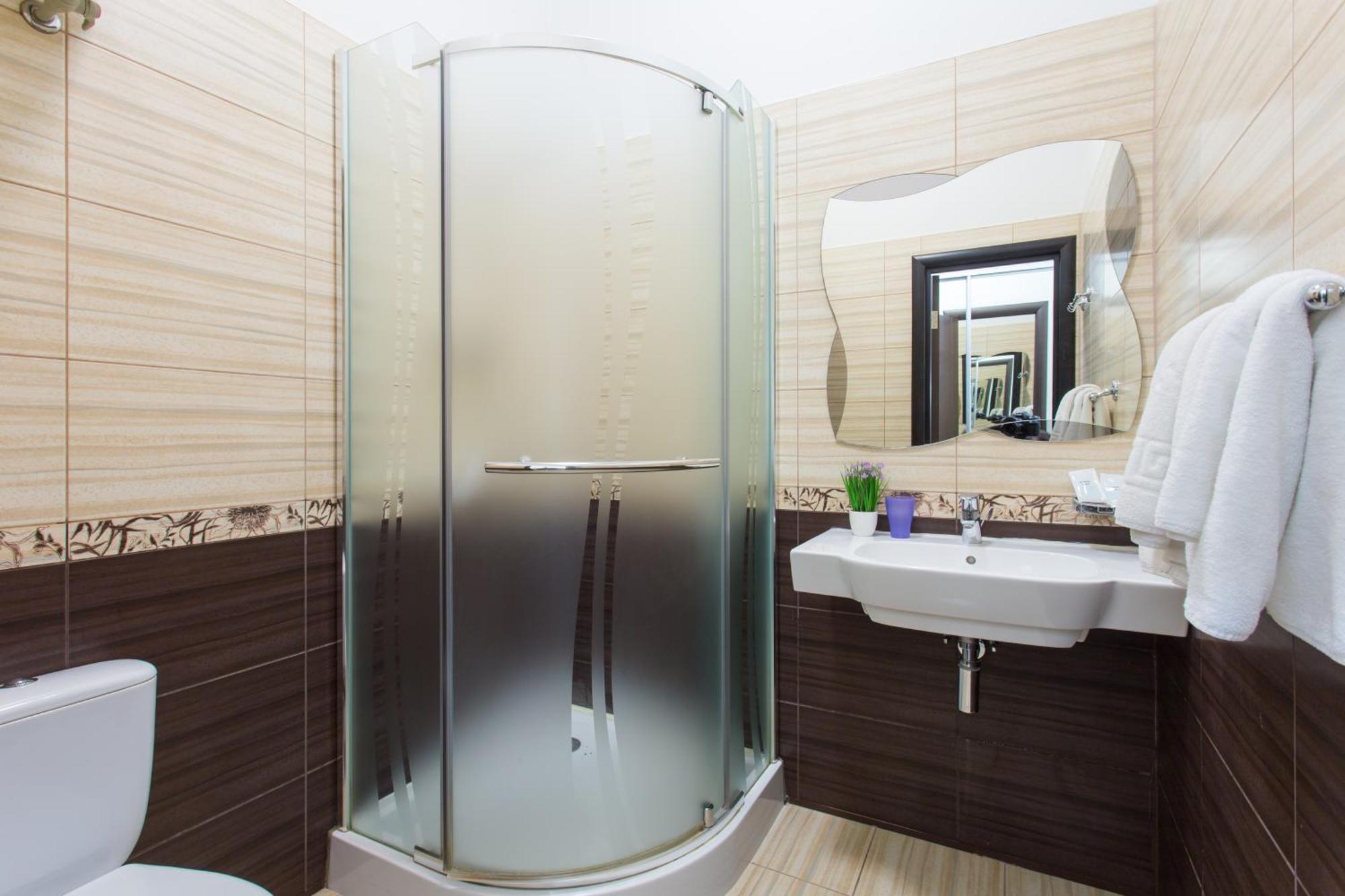 Hotel Voyage Kharkiv Bagian luar foto